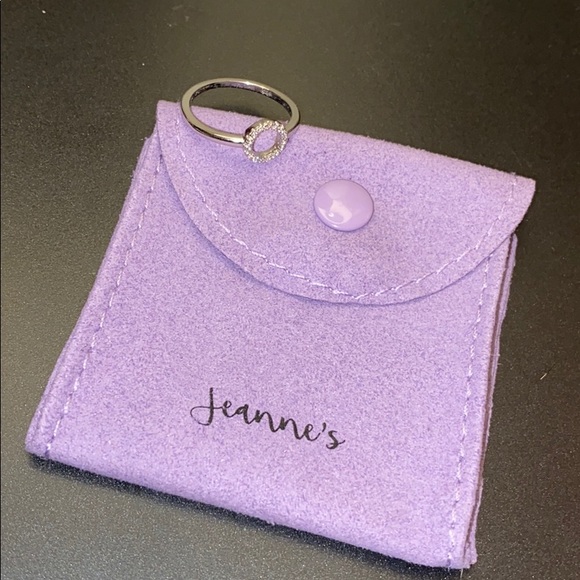 Crystal circle ring - Picture 1 of 3